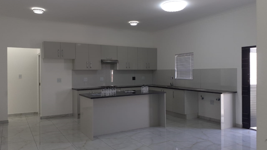 To Let 4 Bedroom Property for Rent in Laguna Sands Western Cape